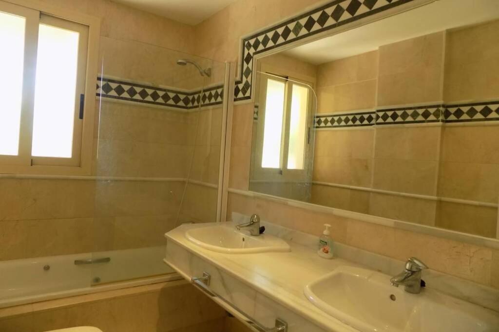 Fuente Aloha Apartment Marbella Ngoại thất bức ảnh